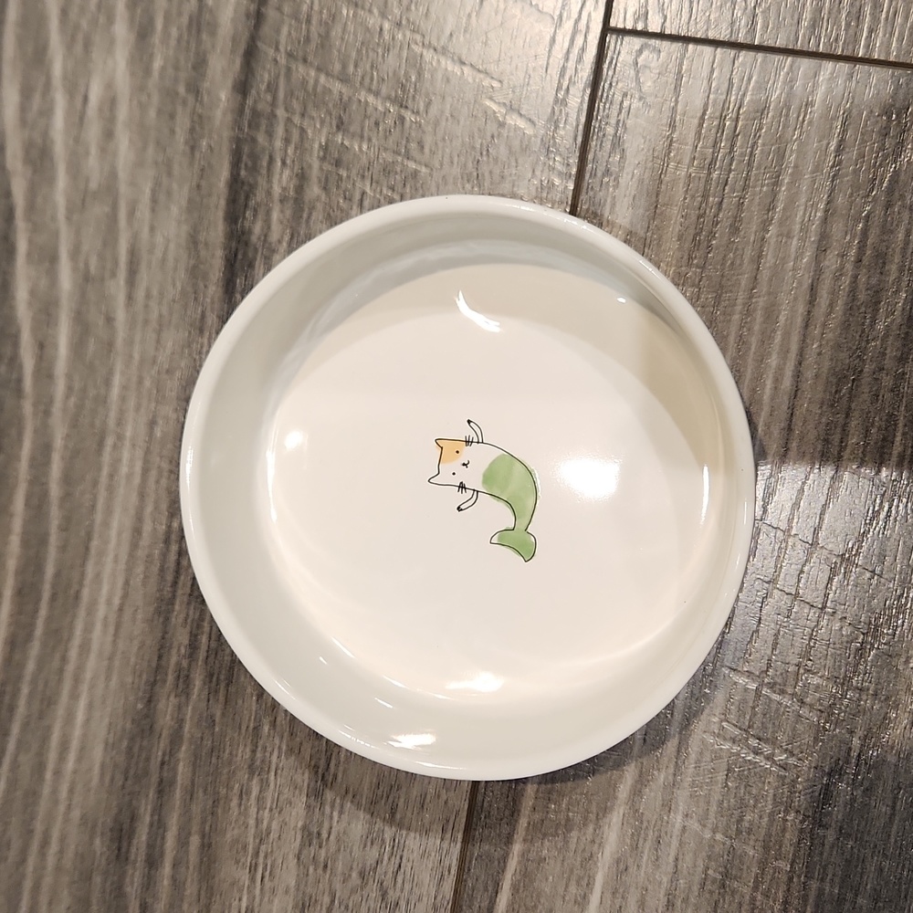 NWOT Fringe All Magic half kitty Cat Food Dish